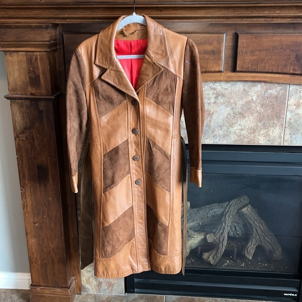 Gorgeous vintage 70s Chevron brown leather suede patchwork panel trenchcoat XS/S